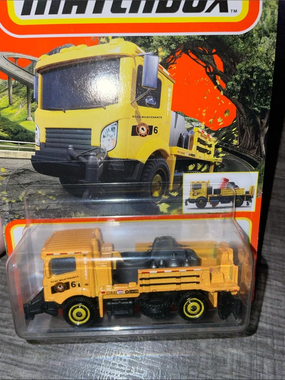 Matchbox Road Stripe King Toy Truck - Matchbox Yellow Utility Truck